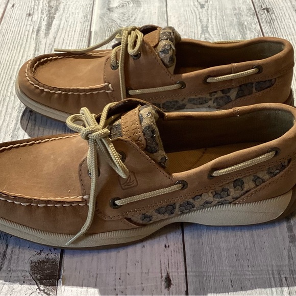 Sperry Tan Boat Shoes Moccasin-Style with Rawhide Laces - Picture 3 of 6